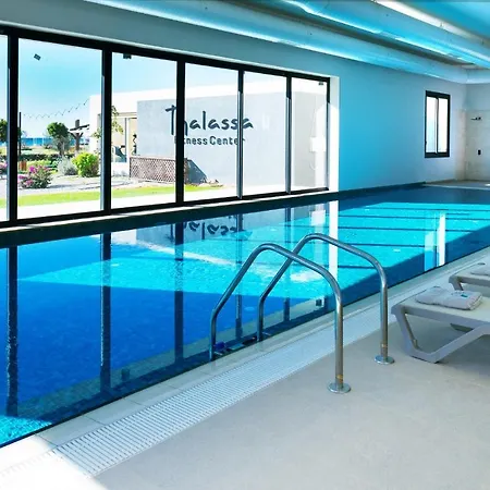 Bliss 3 Bedroom Penthouse & Spa Tub Apartman