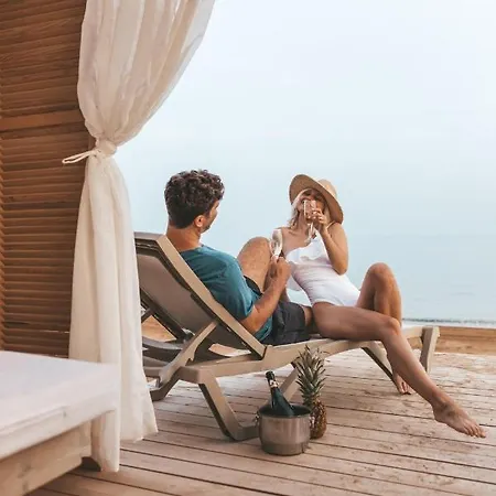 Bliss 3 Bedroom Penthouse & Spa Tub Apartman *